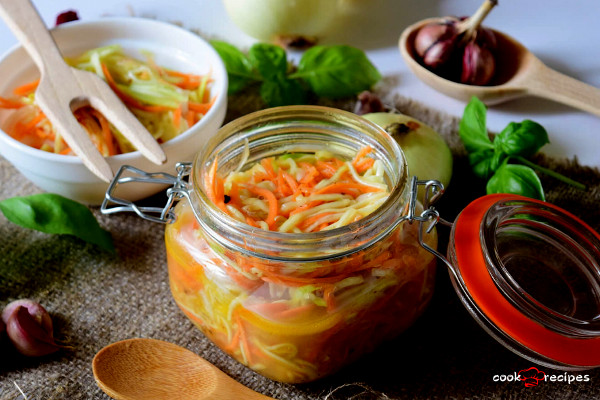 Маринованные кабачки с морковью