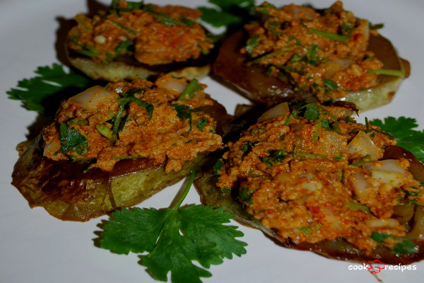 Кабачки с ореховым соусом